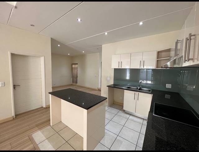 2 BEDROOM DUPLEX RENTED IN BRYANSTON